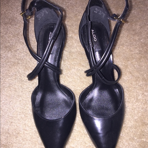 Pointed low heels - Picture 1 of 5